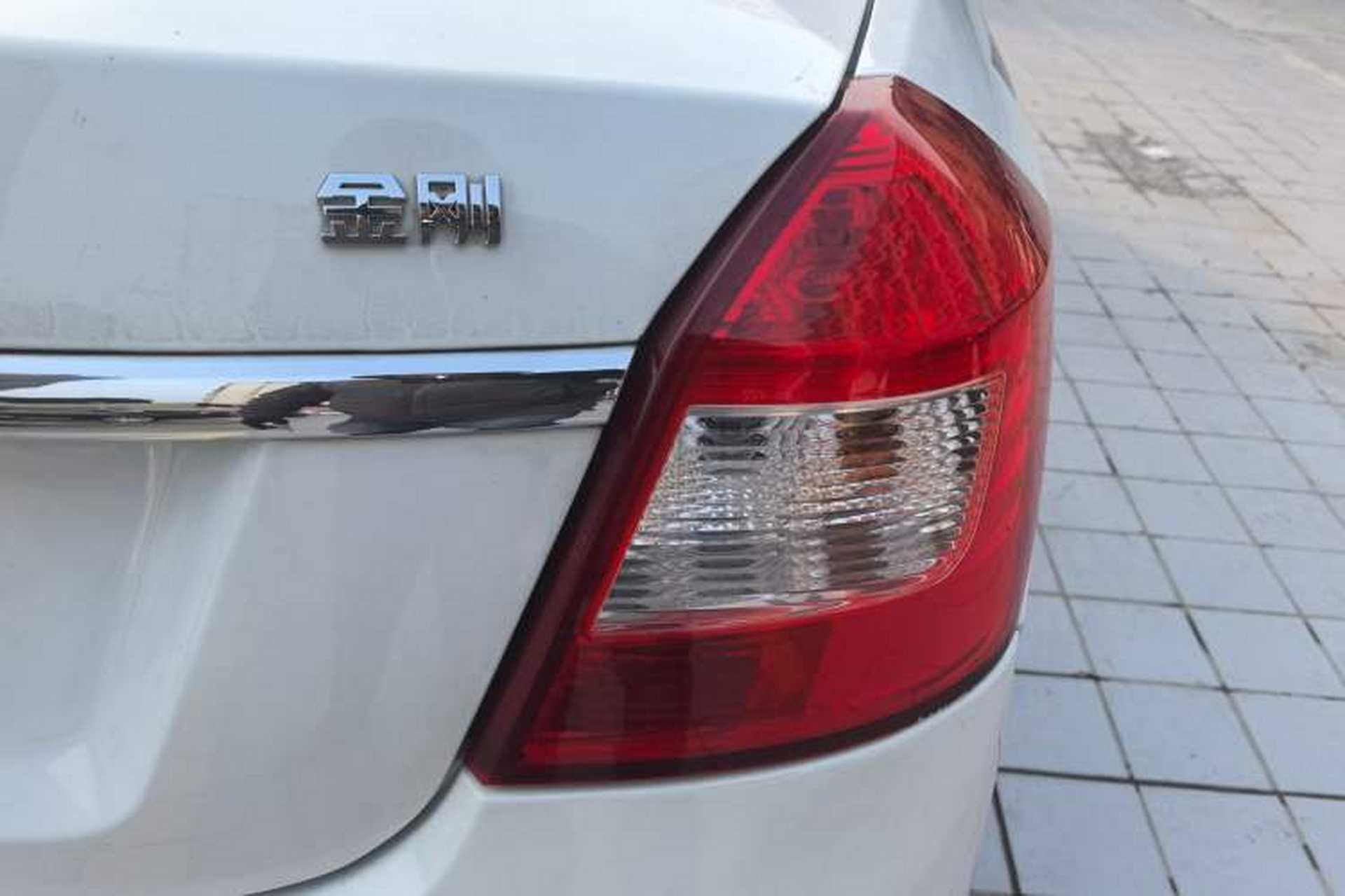 Used Geely Auto Diamond 2014 Sedan 1.5L Manual Entry-Level Model Right Rear Taillight