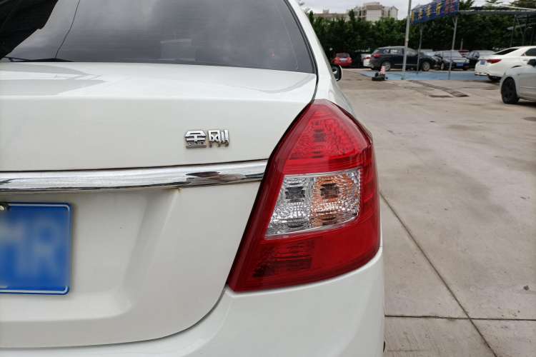 Used Geely Auto Diamond 2014 Sedan 1.5L Manual Entry-Level Model Right Rear Taillight