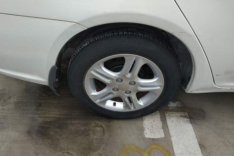 Used Geely Auto Diamond 2014 Sedan 1.5L Manual Luxury Model Right Rear Wheel Hub