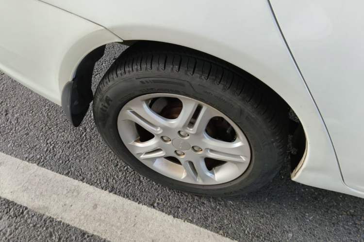 Used Geely Auto Diamond 2014 Sedan 1.5L Manual Entry-Level Model Right Rear Wheel Hub