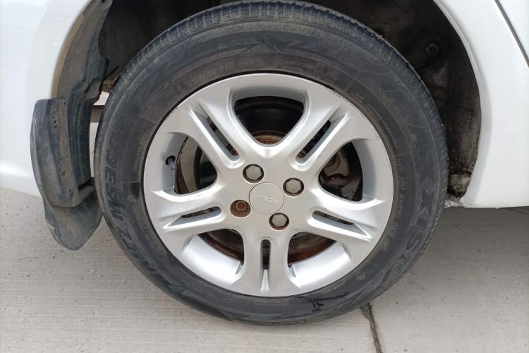 Used Geely Auto Diamond 2014 Sedan 1.5L Manual Entry-Level Model Right Rear Wheel Hub