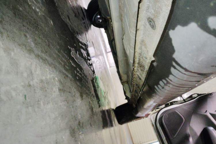 Used Geely Auto Diamond 2014 CROSS 1.5L Manual Entry-Level Model Right Side Sill