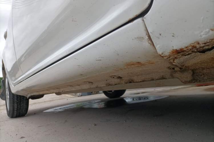 Used Geely Auto Diamond 2014 Sedan 1.5L Manual Entry-Level Model Right Side Sill