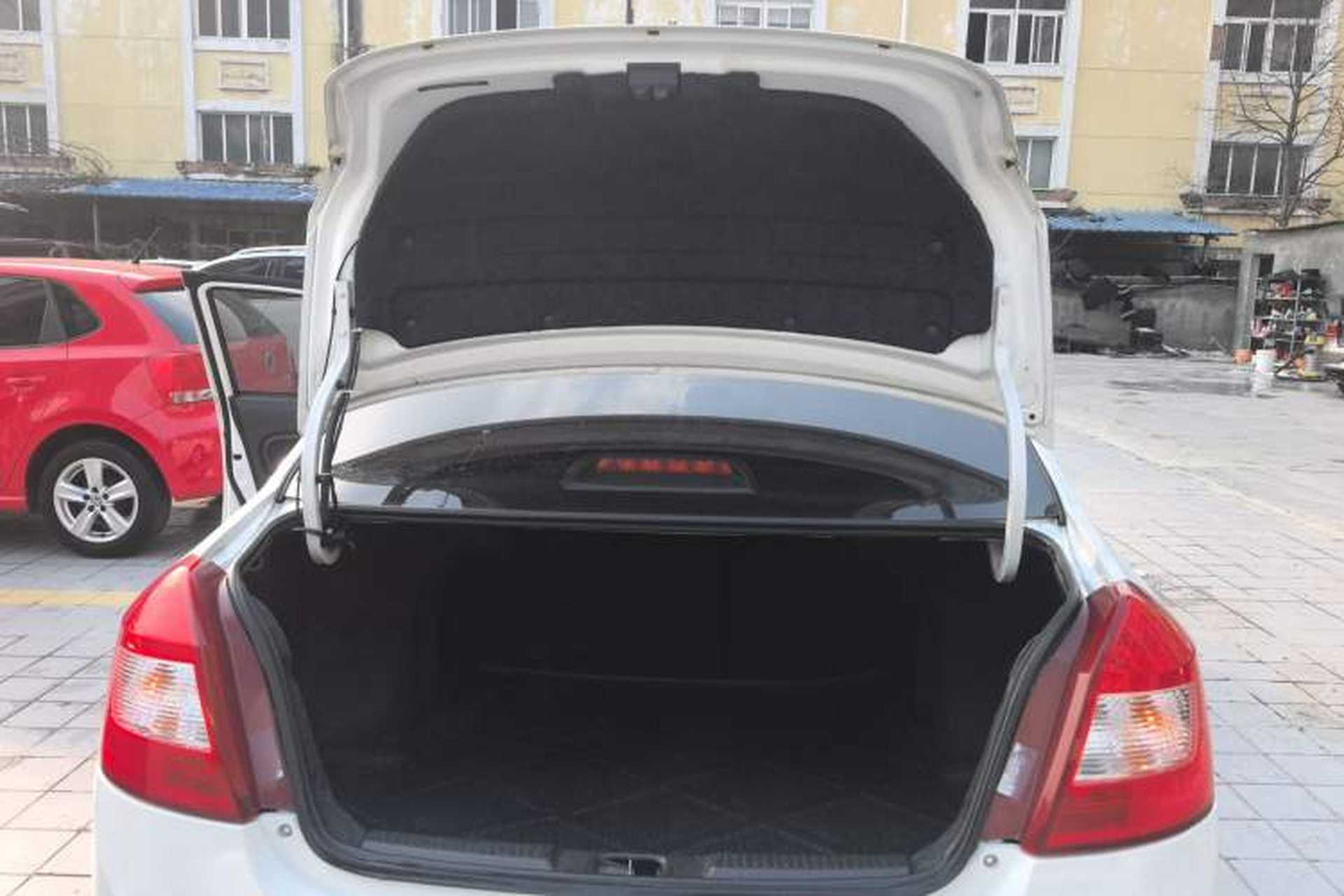 Used Geely Auto Diamond 2014 Sedan 1.5L Manual Entry-Level Model Trunk