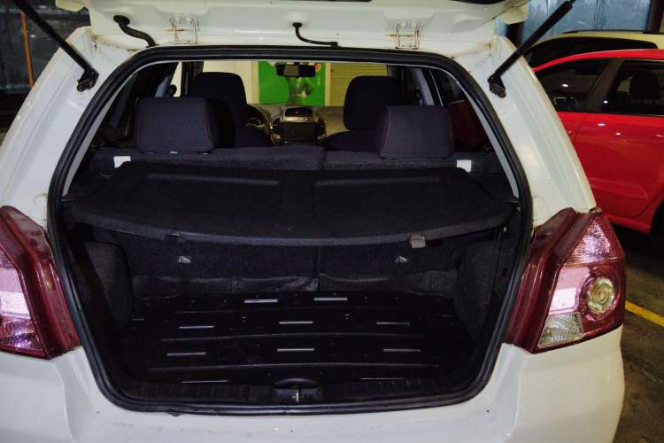 Used Geely Auto Diamond 2014 CROSS 1.5L Manual Entry-Level Model Trunk