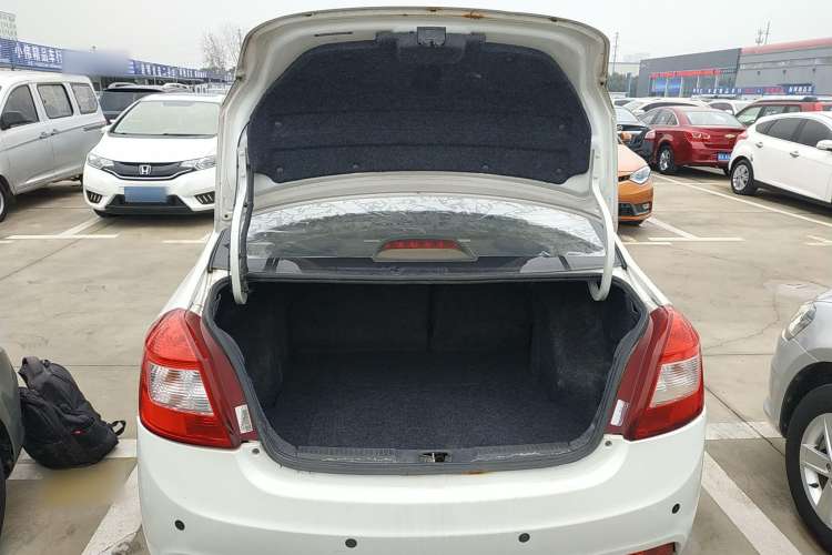Used Geely Auto Diamond 2014 Sedan 1.5L Manual Luxury Model Trunk