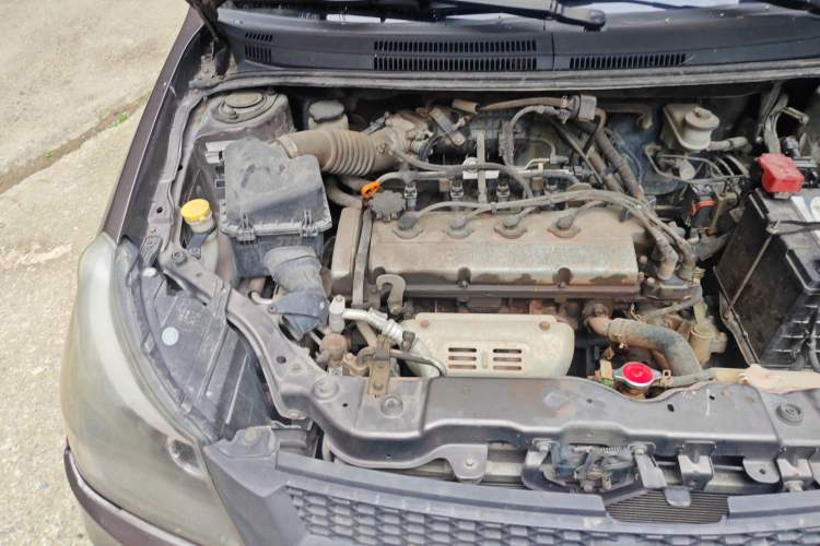 Used Geely Auto Diamond 2015 Sedan 1.5L Manual SuperDeluxe Model Engine Bay Right