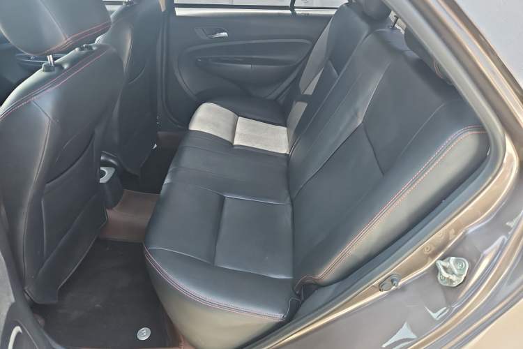 Used Geely Auto Diamond 2015 Sedan 1.5L Manual SuperDeluxe Model Interior 2
