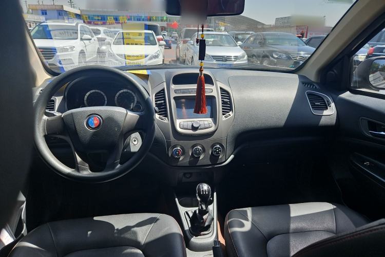 Used Geely Auto Diamond 2015 Sedan 1.5L Manual SuperDeluxe Model Interior 3