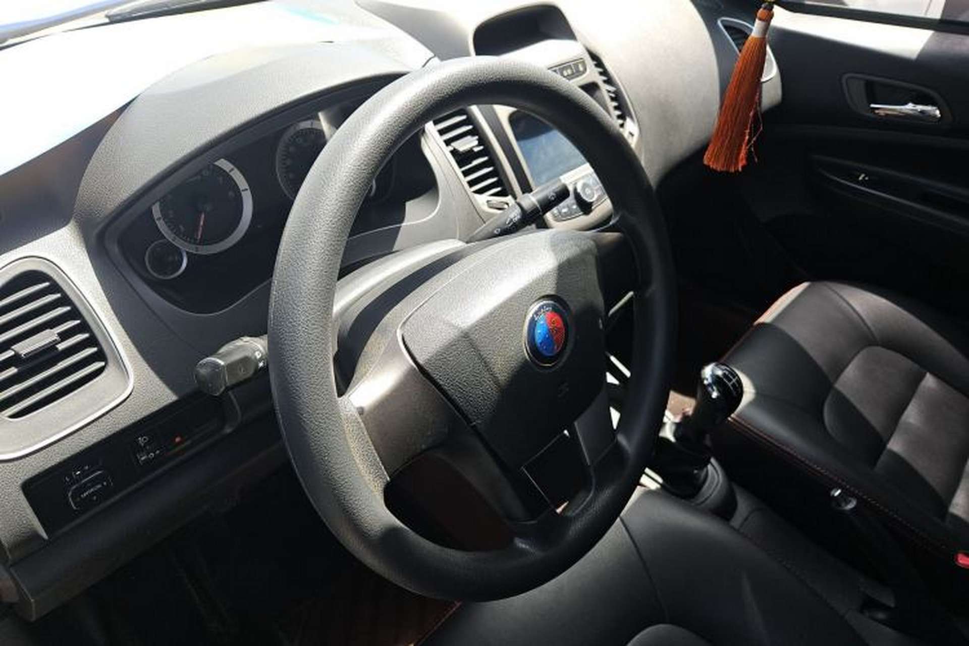 Used Geely Auto Diamond 2015 Sedan 1.5L Manual SuperDeluxe Model Steering Wheel