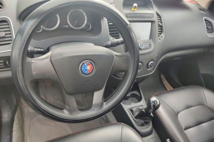 Used Geely Auto Diamond 2015 Sedan 1.5L Manual SuperDeluxe Model Steering Wheel