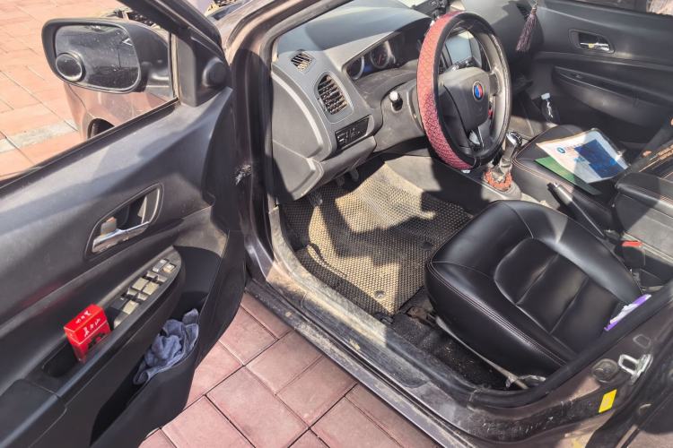 Used Geely Auto Diamond 2015 Sedan 1.5L Manual SuperDeluxe Model Driver Seat