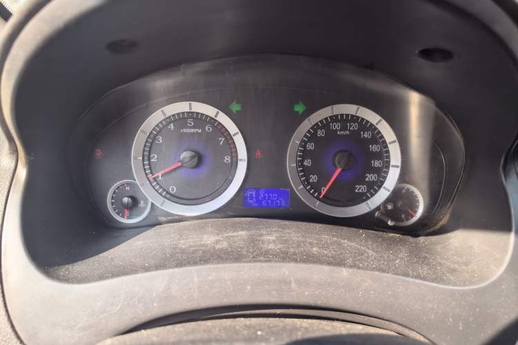 Used Geely Auto Diamond 2015 Sedan 1.5L Manual SuperDeluxe Model Instrument Cluster