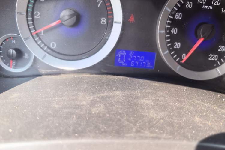 Used Geely Auto Diamond 2015 Sedan 1.5L Manual SuperDeluxe Model Odometer Close Up