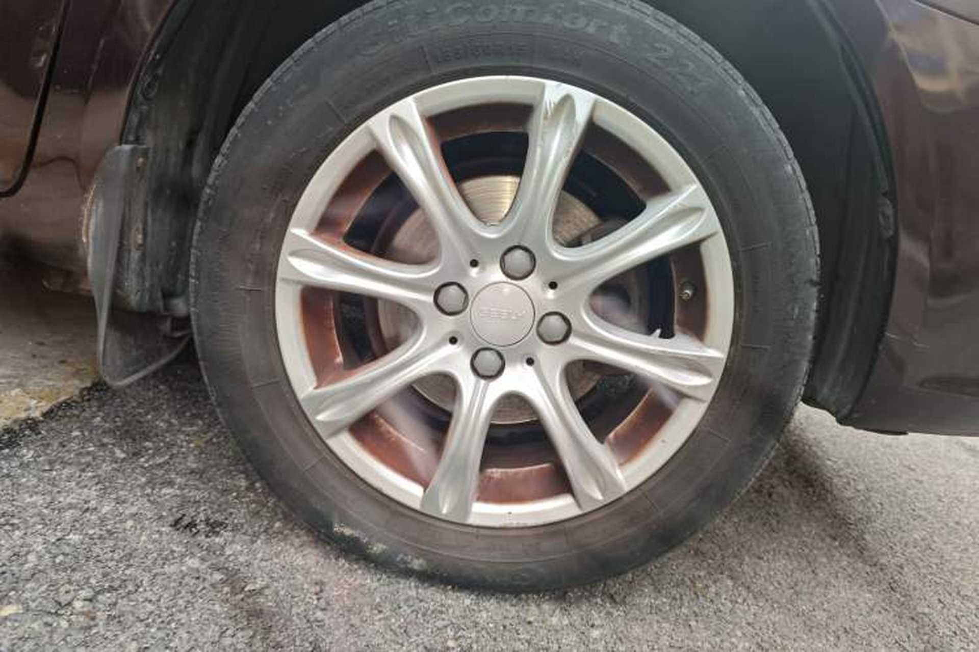 Used Geely Auto Diamond 2015 Sedan 1.5L Manual SuperDeluxe Model Right Front Wheel Hub