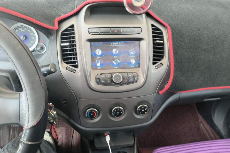 Used Geely Auto Diamond 2015 Sedan 1.5L Manual SuperDeluxe Model Audio And AC Panel