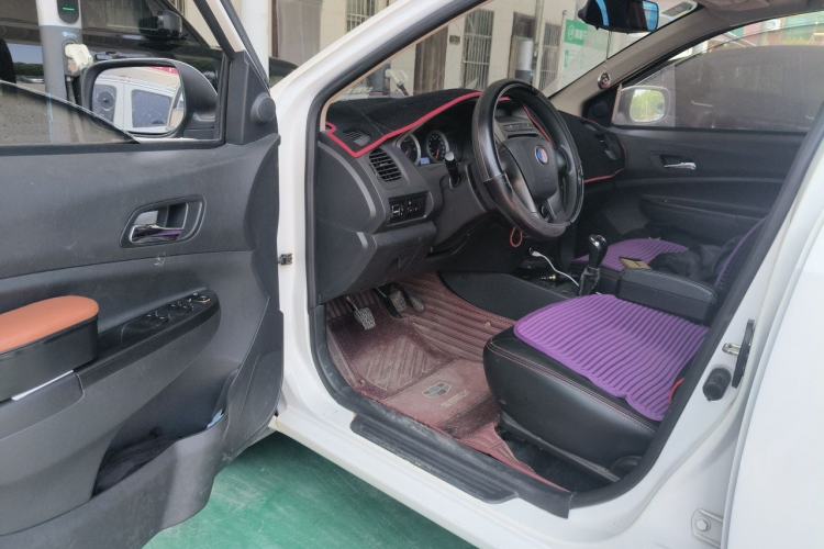 Used Geely Auto Diamond 2015 Sedan 1.5L Manual SuperDeluxe Model Driver Seat