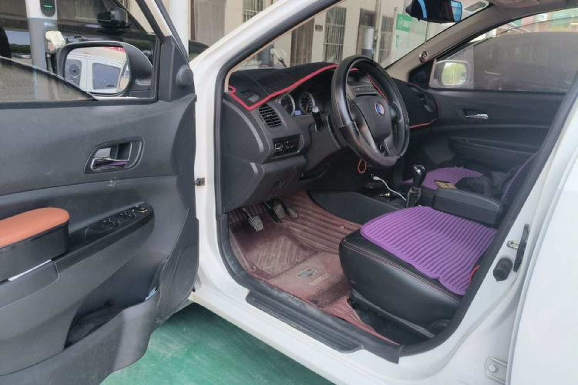 Used Geely Auto Diamond 2015 Sedan 1.5L Manual SuperDeluxe Model Driver Seat