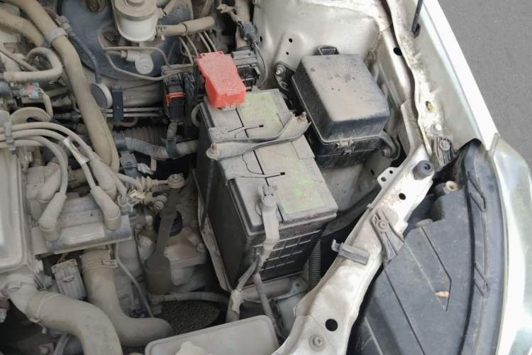 Used Geely Auto Diamond 2015 Sedan 1.5L Manual SuperDeluxe Model Engine Bay Left