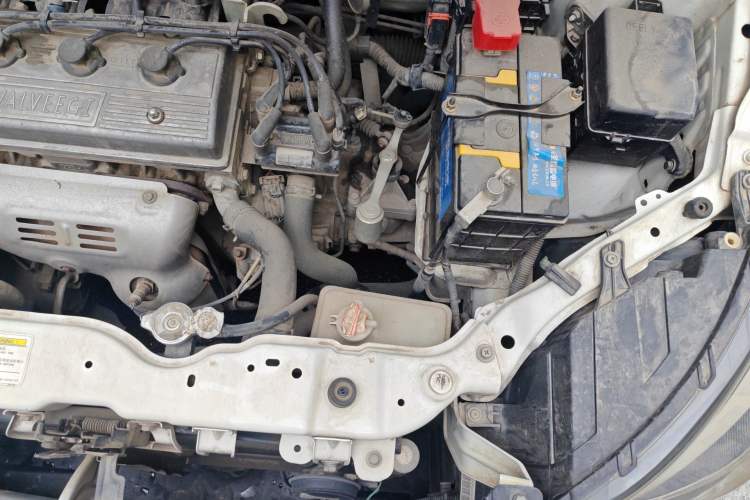 Used Geely Auto Diamond 2015 Sedan 1.5L Manual SuperDeluxe Model Engine Bay Left