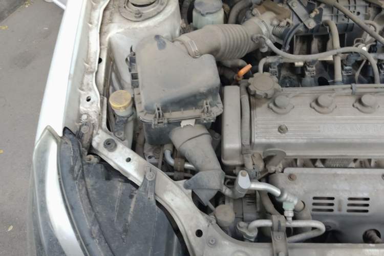 Used Geely Auto Diamond 2015 Sedan 1.5L Manual SuperDeluxe Model Engine Bay Right