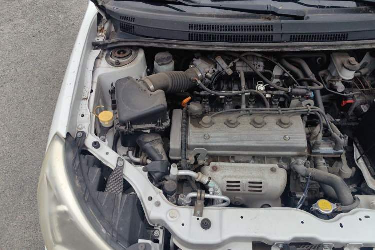 Used Geely Auto Diamond 2015 Sedan 1.5L Manual SuperDeluxe Model Engine Bay Right