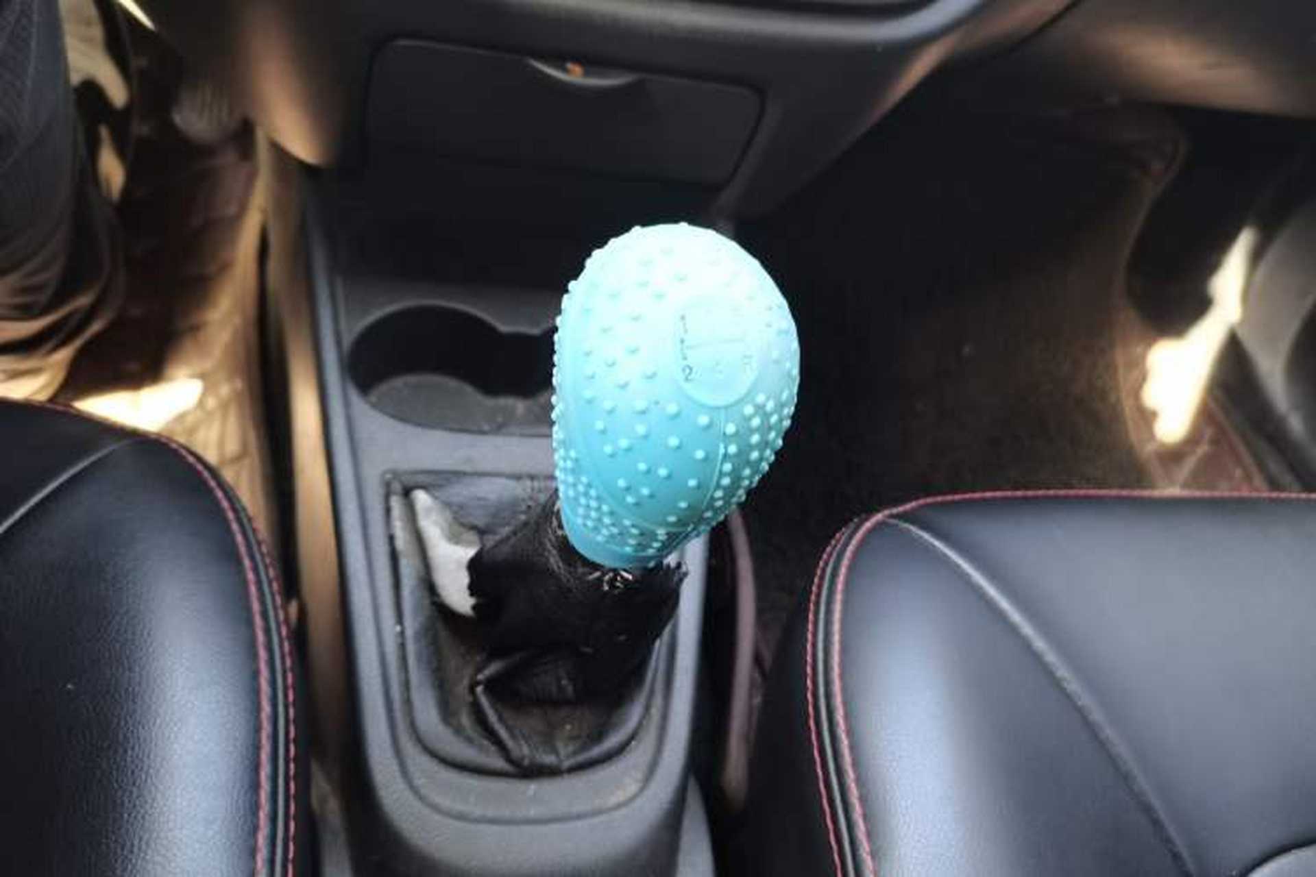 Used Geely Auto Diamond 2015 Sedan 1.5L Manual SuperDeluxe Model Gear Lever