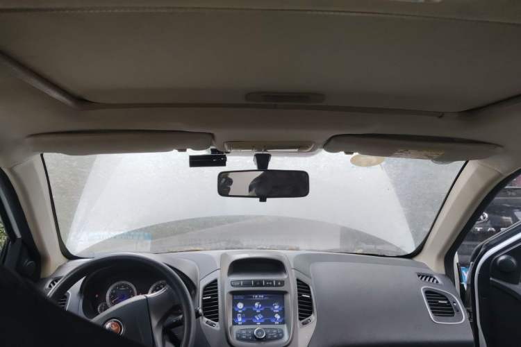 Used Geely Auto Diamond 2015 Sedan 1.5L Manual SuperDeluxe Model Headliner