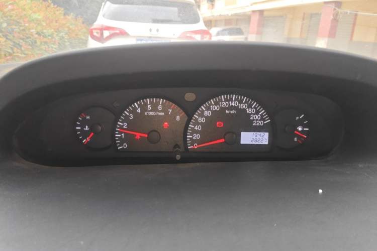 Used Geely Auto Diamond 2015 Sedan 1.5L Manual SuperDeluxe Model Instrument Cluster