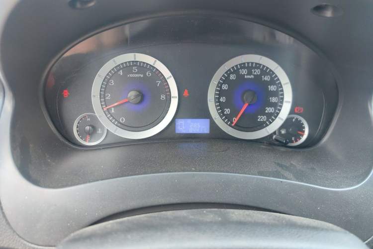 Used Geely Auto Diamond 2015 Sedan 1.5L Manual SuperDeluxe Model Instrument Cluster