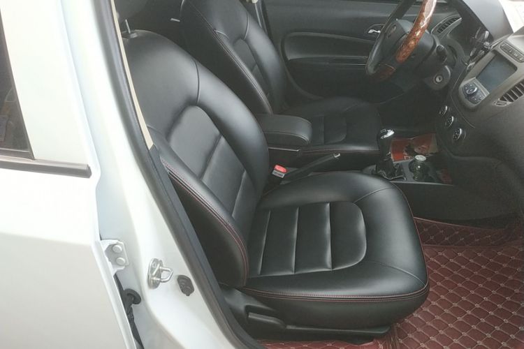 Used Geely Auto Diamond 2015 Sedan 1.5L Manual SuperDeluxe Model Interior 6