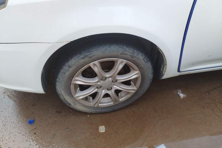 Used Geely Auto Diamond 2015 Sedan 1.5L Manual SuperDeluxe Model Left Front Wheel Hub
