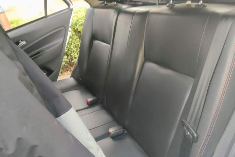 Used Geely Auto Diamond 2015 Sedan 1.5L Manual SuperDeluxe Model Left Rear Seat