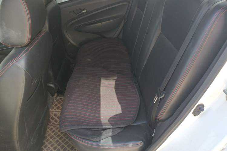 Used Geely Auto Diamond 2015 Sedan 1.5L Manual SuperDeluxe Model Left Rear Seat