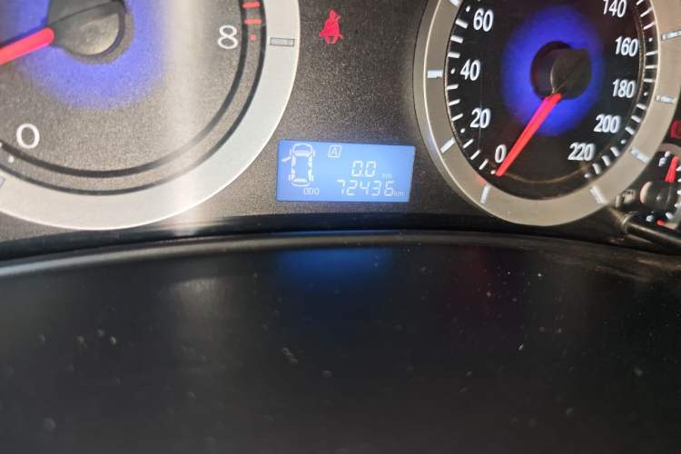 Used Geely Auto Diamond 2015 Sedan 1.5L Manual SuperDeluxe Model Odometer Close Up