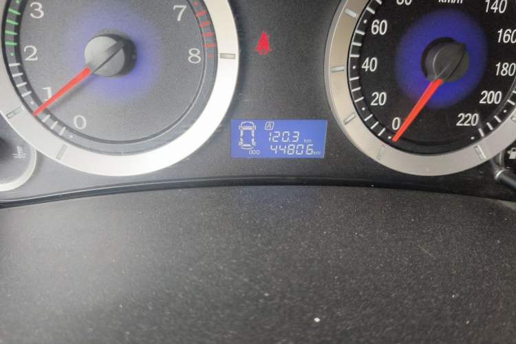 Used Geely Auto Diamond 2015 Sedan 1.5L Manual SuperDeluxe Model Odometer Close Up