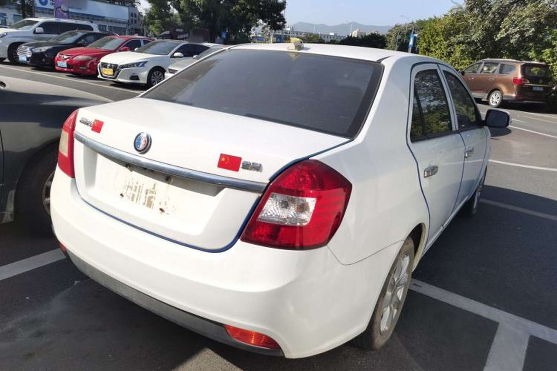 Used Geely Auto Diamond 2015 Sedan 1.5L Manual SuperDeluxe Model Rear Right 45 Deg