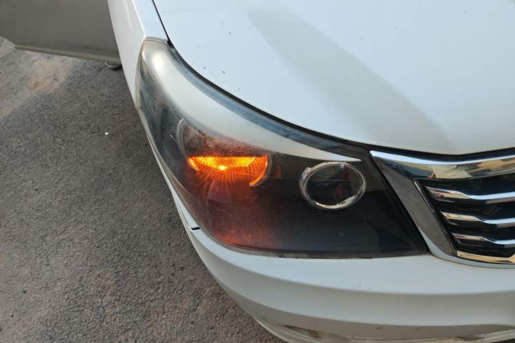 Used Geely Auto Diamond 2015 Sedan 1.5L Manual SuperDeluxe Model Right Front Headlight