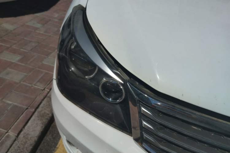 Used Geely Auto Diamond 2015 Sedan 1.5L Manual SuperDeluxe Model Right Front Headlight