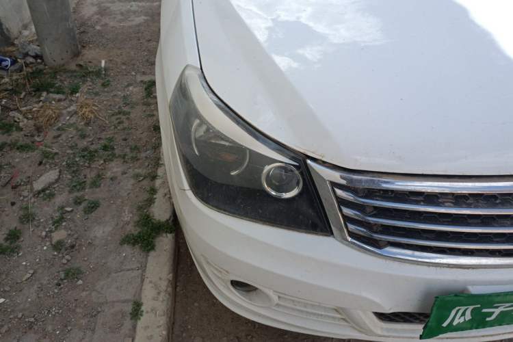 Used Geely Auto Diamond 2015 Sedan 1.5L Manual SuperDeluxe Model Right Front Headlight