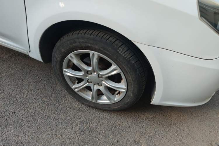 Used Geely Auto Diamond 2015 Sedan 1.5L Manual SuperDeluxe Model Right Front Wheel Hub