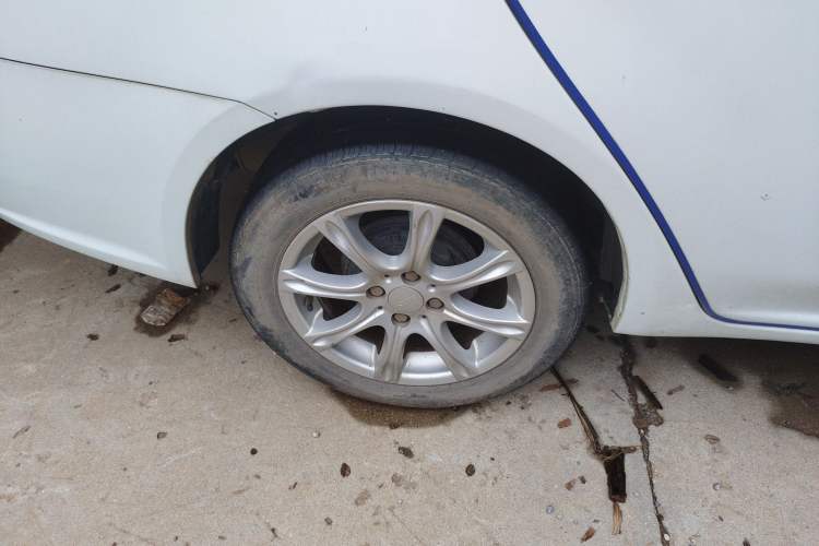 Used Geely Auto Diamond 2015 Sedan 1.5L Manual SuperDeluxe Model Right Rear Wheel Hub