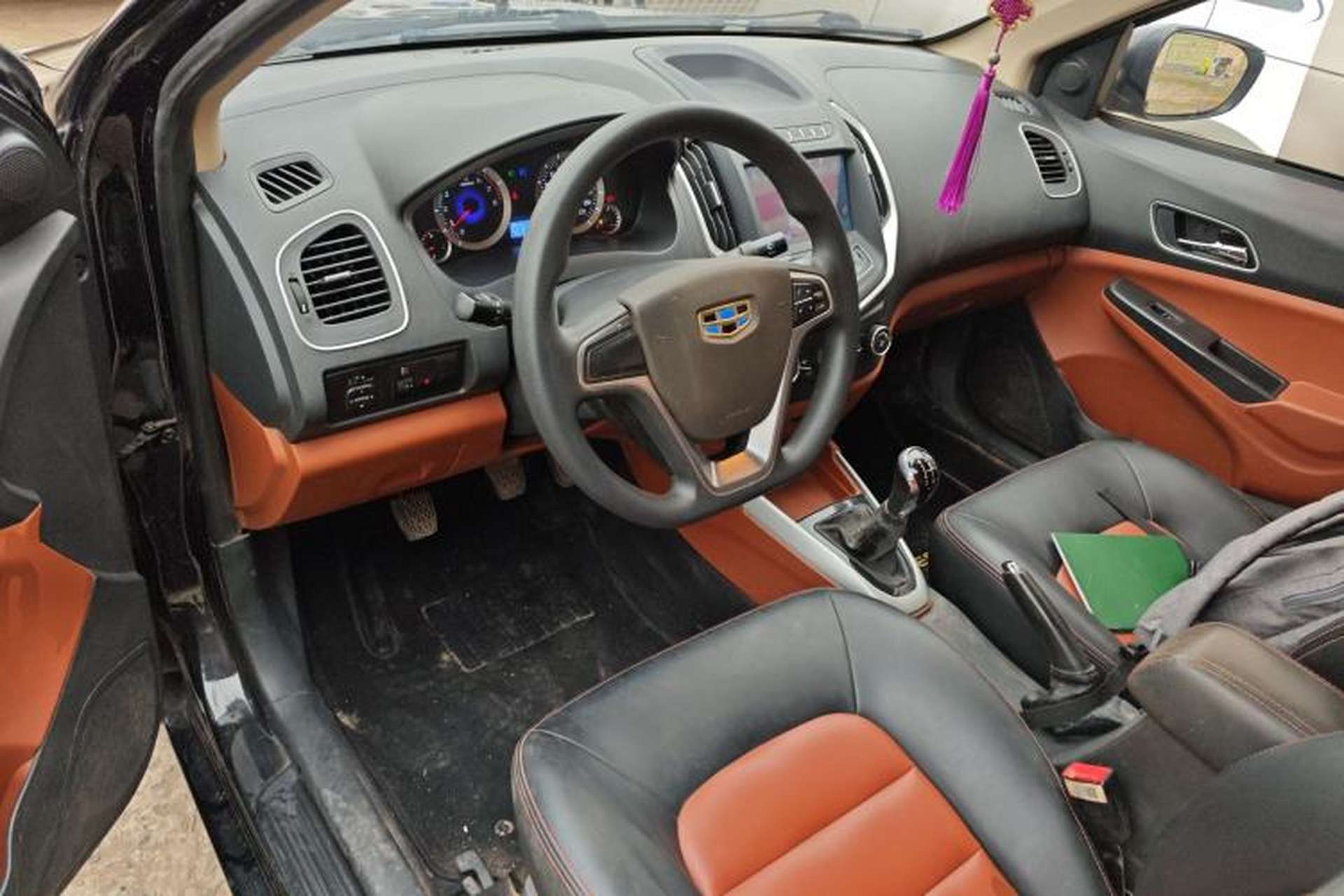 Used Geely Auto Diamond 2016 1.5L Manual Elite Version China IV Standard Center Console