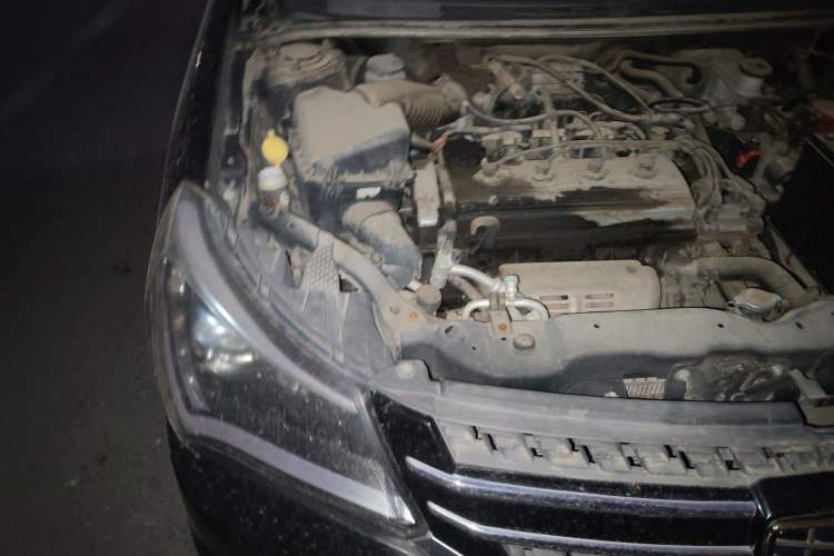 Used Geely Auto Diamond 2016 1.5L Manual Elite Version China IV Standard Engine Bay Right