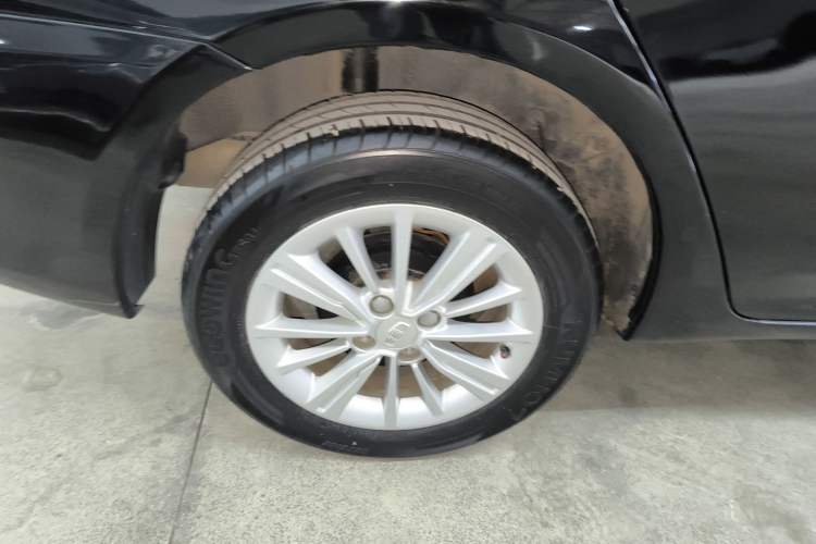 Used Geely Auto Diamond 2016 1.5L Manual Entry-Level Trim Exterior 3