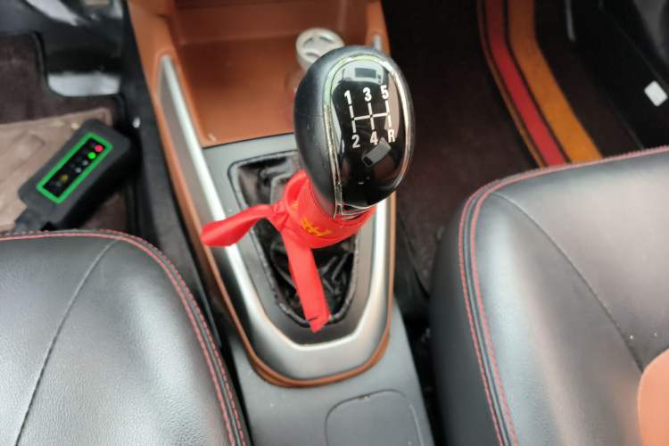 Used Geely Auto Diamond 2016 1.5L Manual Entry-Level Trim Gear Lever