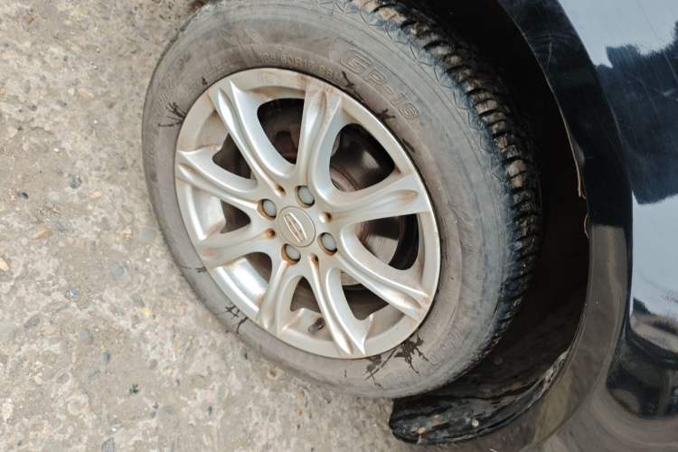 Used Geely Auto Diamond 2016 1.5L Manual Elite Version China IV Standard Left Front Wheel Hub