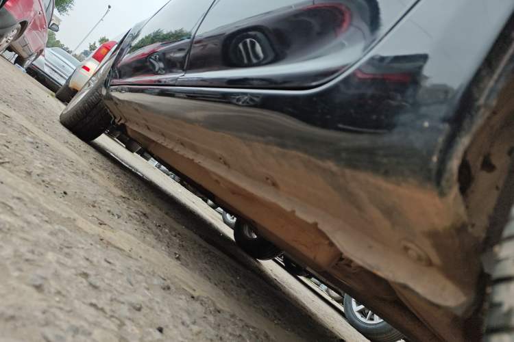 Used Geely Auto Diamond 2016 1.5L Manual Elite Version China IV Standard Left Side Sill