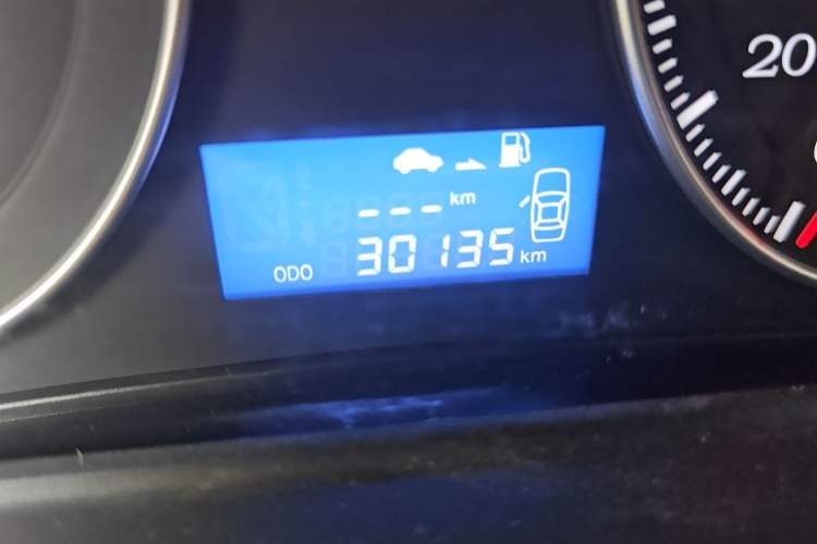 Used Geely Auto Diamond 2016 1.5L Manual Entry-Level Trim Odometer Close Up