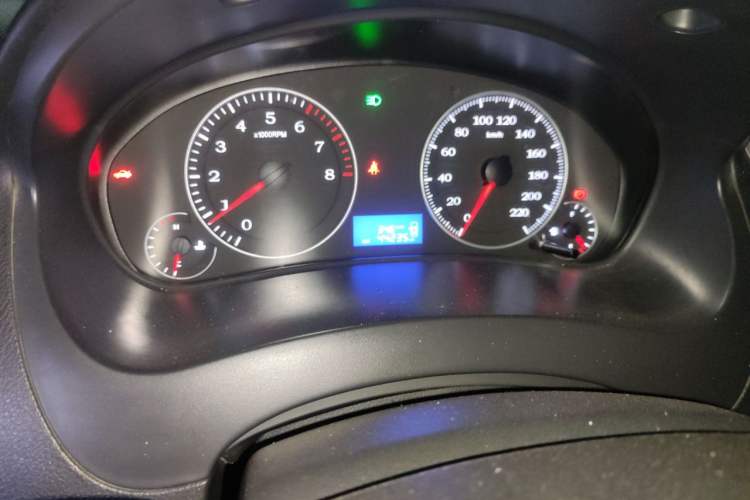 Used Geely Auto Diamond 2016 1.5L Manual Elite Edition Odometer Close Up
